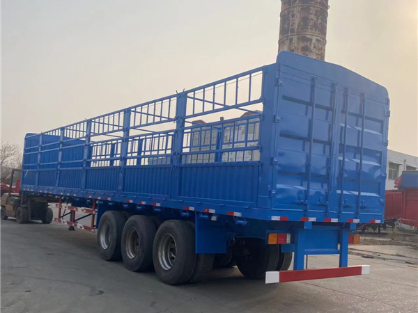 倉柵式運輸半掛車